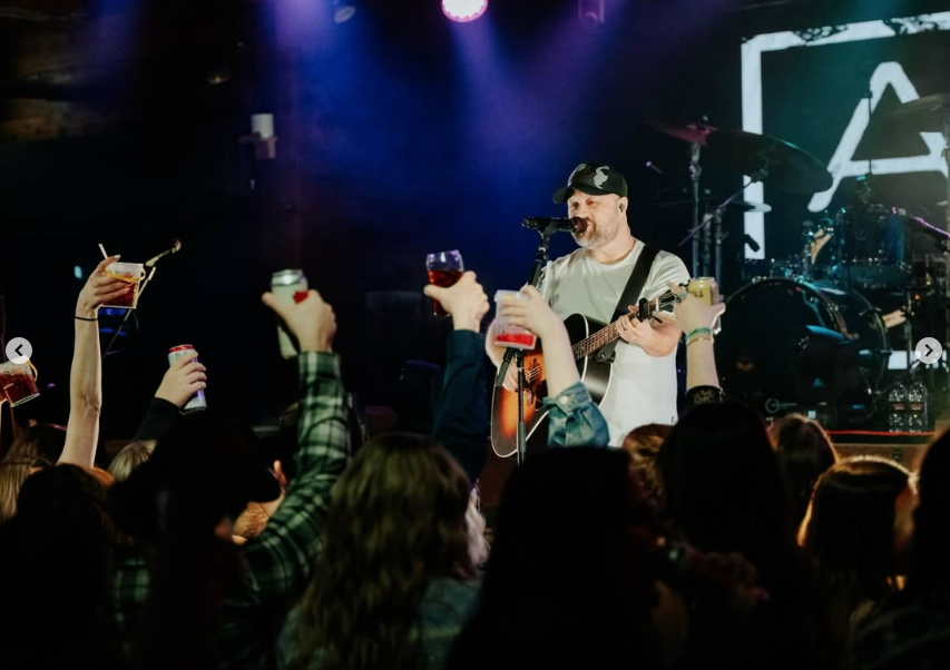 Aaron Goodvin performing live at Cook County Saloon